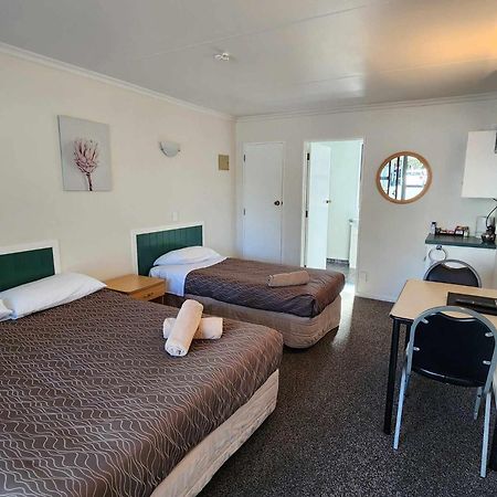 Bulls Motel & Holiday Park Halcombe Exterior foto